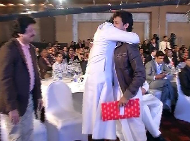 सोनू निगम बोले, 'कलाकार सिर्फ परिश्रम करें, फैन तो हैं मायाजाल'