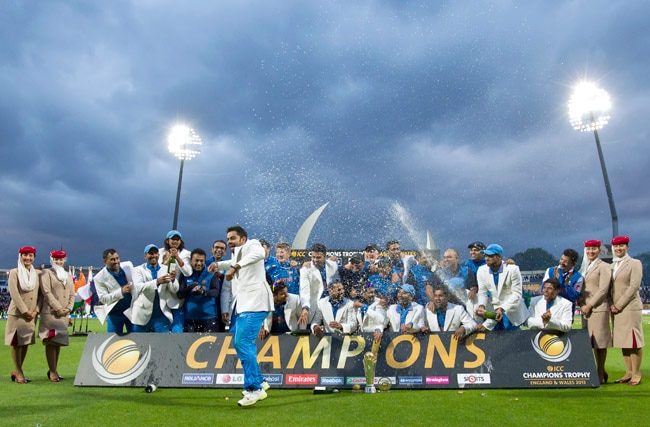 साल 2013: एक युग का अंत और दूसरे की शुरुआत