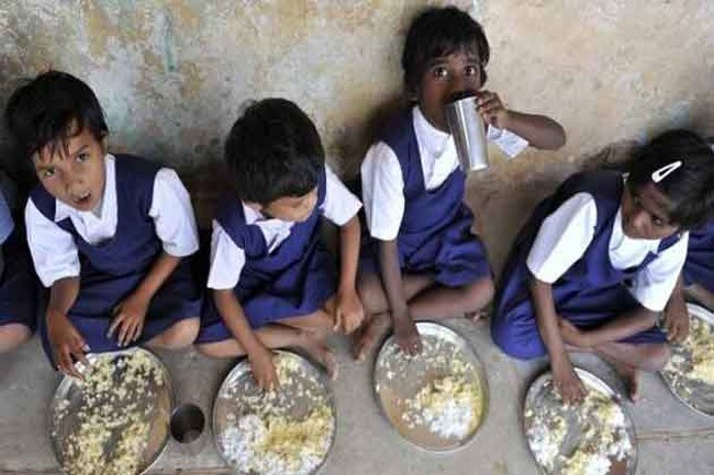 साल 2013: एक युग का अंत और दूसरे की शुरुआत