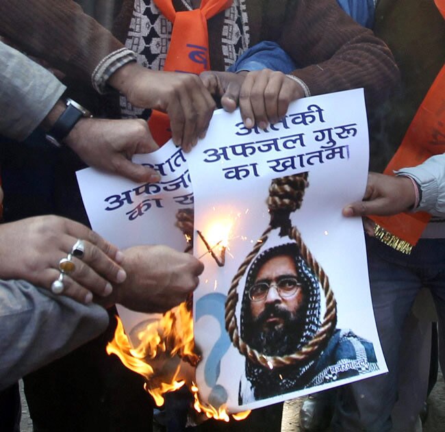 साल 2013: एक युग का अंत और दूसरे की शुरुआत