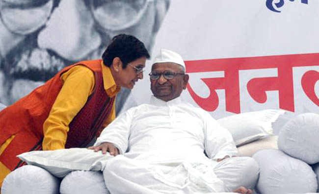 साल 2013: एक युग का अंत और दूसरे की शुरुआत