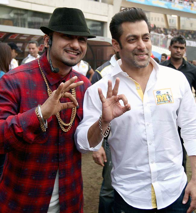 CCL यानी क्रिकेट की पिच पर सितारों का धमाल