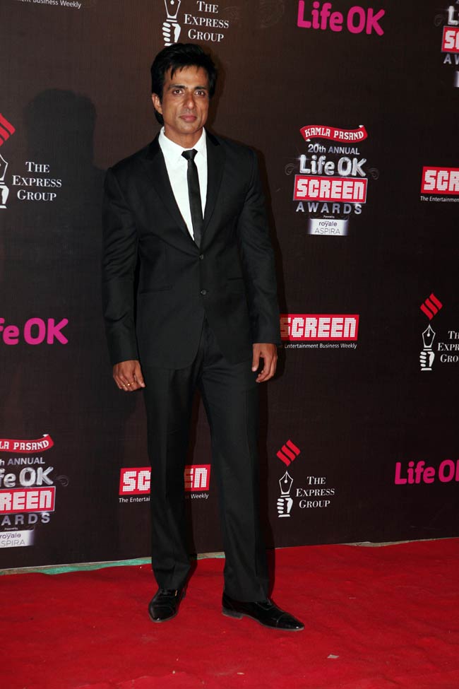 स्क्रीन अवॉर्ड्स 2014: 'रेड कार्पेट' पर ऐसे पहुंचे बॉलीवुड सितारे...