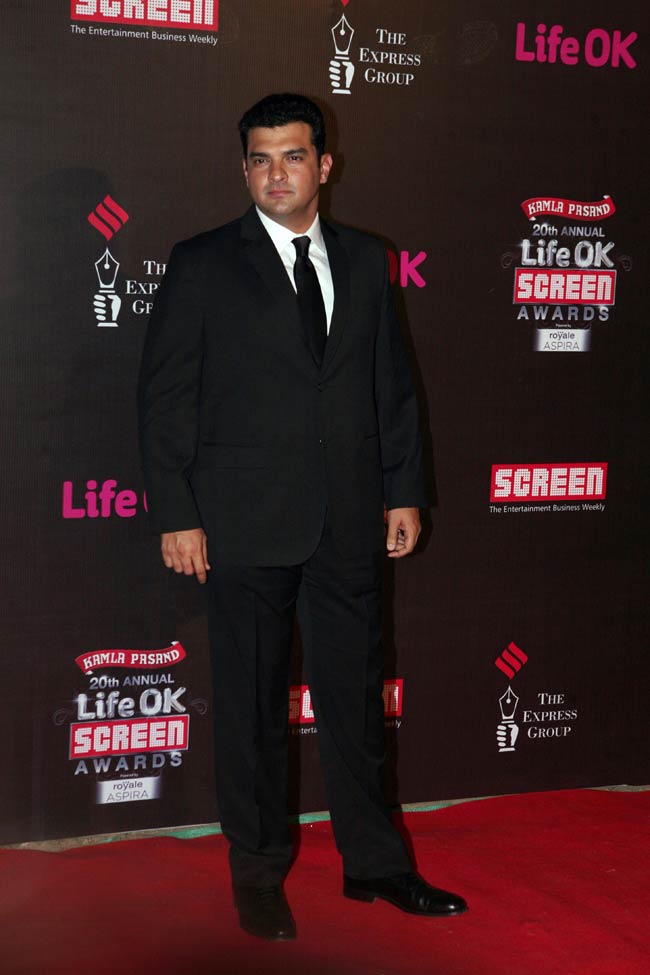 स्क्रीन अवॉर्ड्स 2014: 'रेड कार्पेट' पर ऐसे पहुंचे बॉलीवुड सितारे...