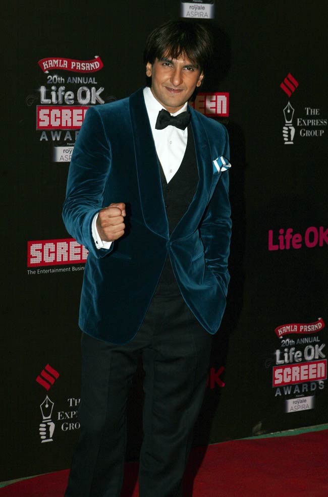 स्क्रीन अवॉर्ड्स 2014: 'रेड कार्पेट' पर ऐसे पहुंचे बॉलीवुड सितारे...