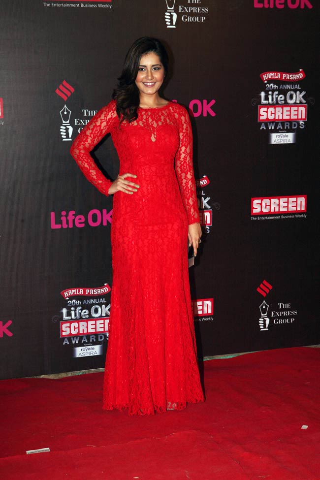 स्क्रीन अवॉर्ड्स 2014: 'रेड कार्पेट' पर ऐसे पहुंचे बॉलीवुड सितारे...