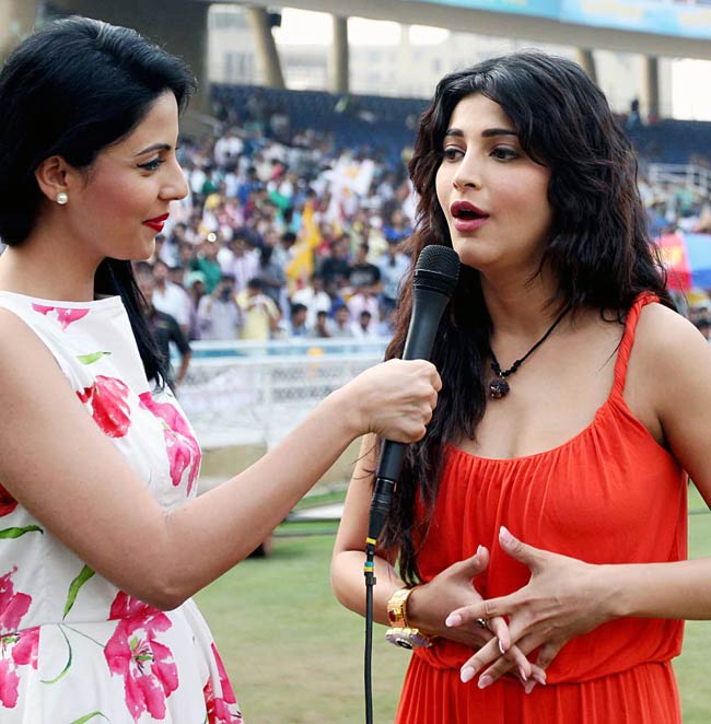 CCL यानी क्रिकेट की पिच पर सितारों का धमाल