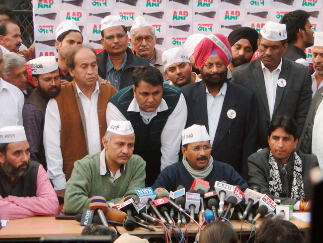 तस्‍वीरों में केजरीवाल सरकार के एक महीने का सफर...