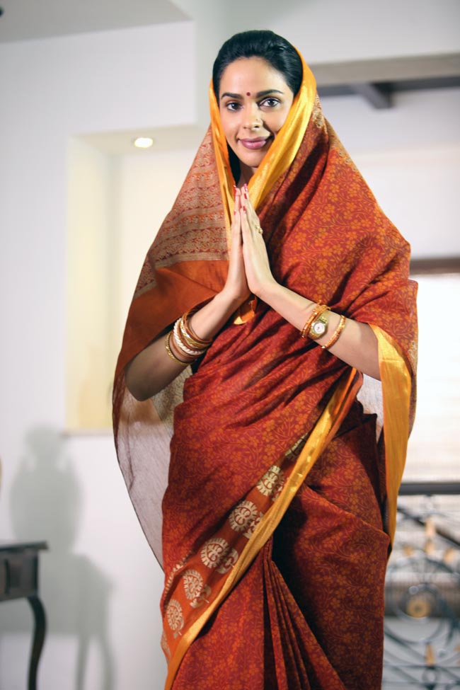 कॉन्ट्रोवर्सी में फंसी मल्लिका शेरावत की 'डर्टी पॉलिटिक्‍स'