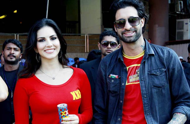 CCL यानी क्रिकेट की पिच पर सितारों का धमाल