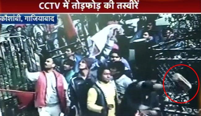 तस्‍वीरों में केजरीवाल सरकार के एक महीने का सफर...