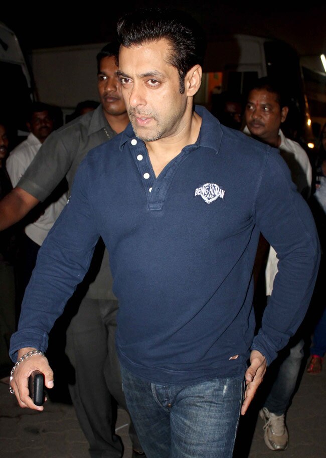 'जय हो' की स्पेशल स्क्रीनिंग पर उमड़ा बॉलीवुड