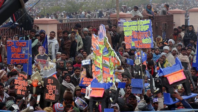 मायावती की रैली: नीले रंग में रंगा लखनऊ