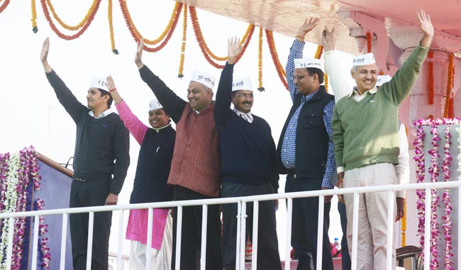 तस्‍वीरों में केजरीवाल सरकार के एक महीने का सफर...