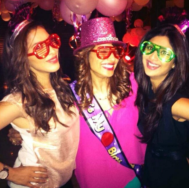 बिपाशा ने दोस्‍तों के साथ मनाया बर्थडे का जश्‍न