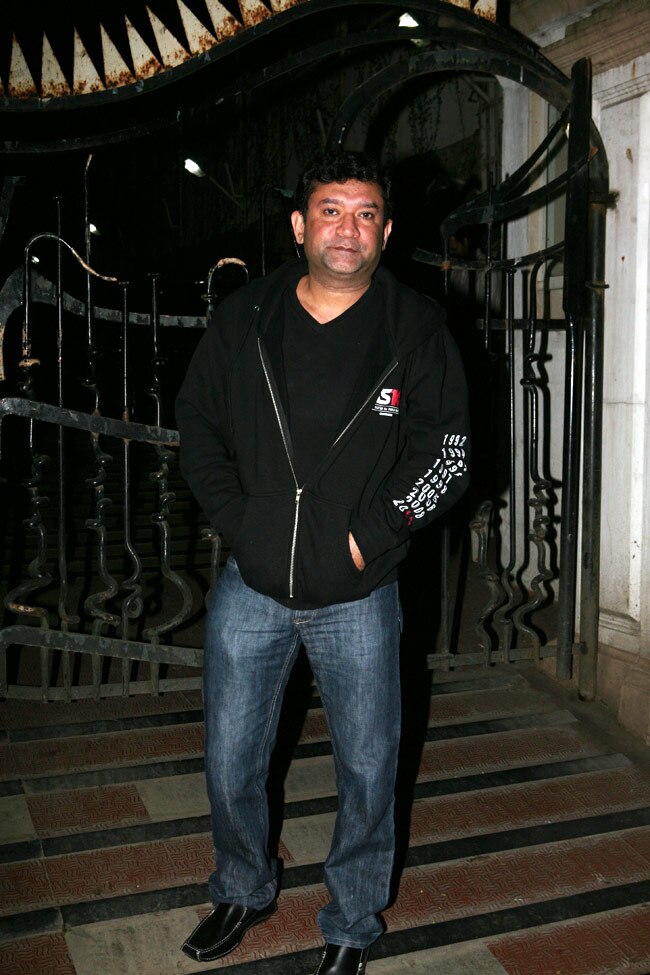 बिपाशा ने दोस्‍तों के साथ मनाया बर्थडे का जश्‍न