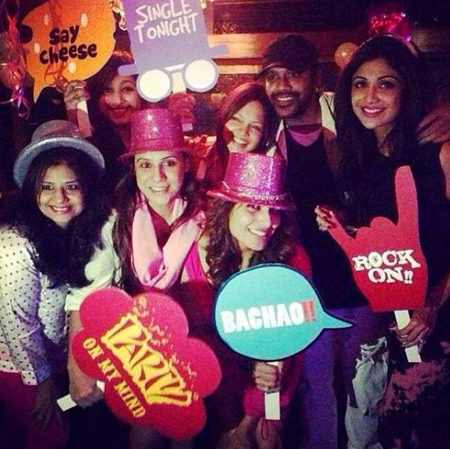 बिपाशा ने दोस्‍तों के साथ मनाया बर्थडे का जश्‍न