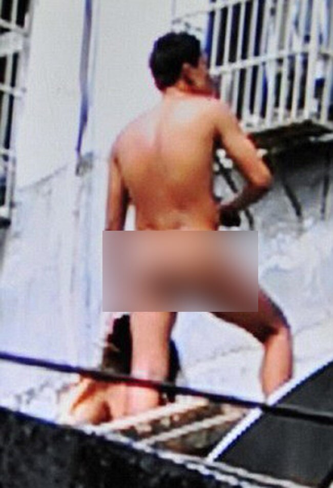 सिरफिरे ब्‍वॉयफ्रेंड ने गर्लफ्रेंड के कपड़े उतारकर बनाया बंधक