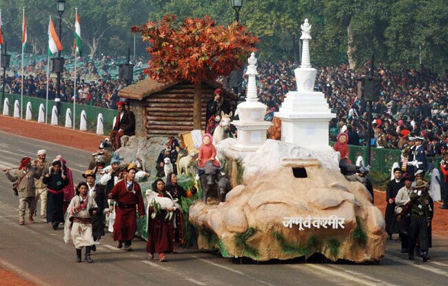 65वें गणतंत्र पर निकली मनमोहक झांकियां