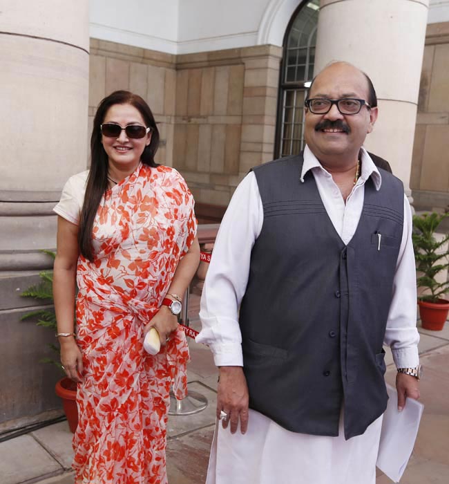 फिल्‍मी सितारों का सियासी कनेक्‍शन