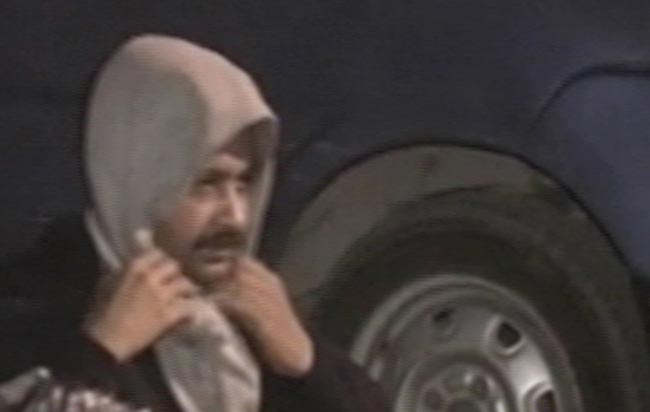 तस्‍वीरों में देखें कैसे सड़क पर गुजरी केजरीवाल की रात