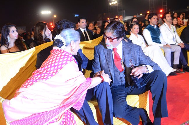 ...जब जया और अमिताभ ने किया लिप-किस