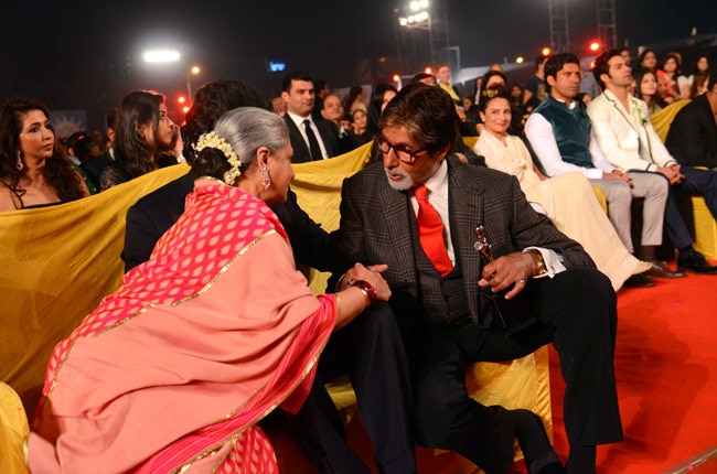 ...जब जया और अमिताभ ने किया लिप-किस