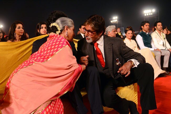 ...जब जया और अमिताभ ने किया लिप-किस