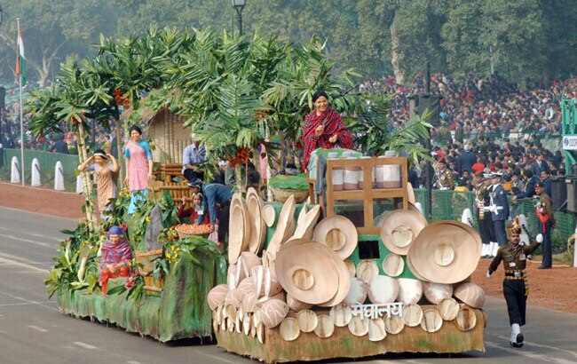 65वें गणतंत्र पर निकली मनमोहक झांकियां