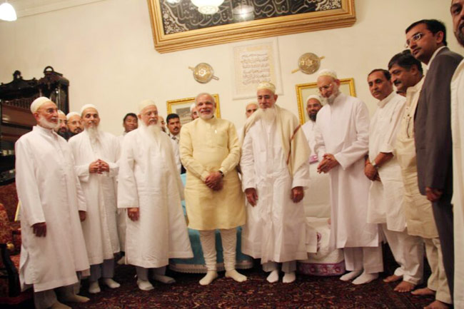 देखिए मोदी की सियासत का एक और नया रंग...