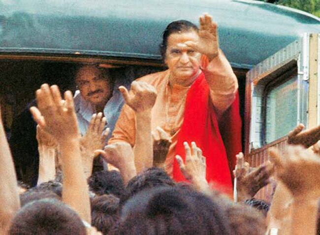 फिल्‍मी सितारों का सियासी कनेक्‍शन