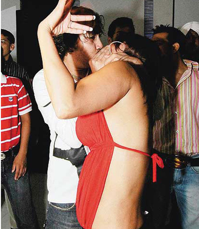 बॉलीवुड की सबसे कॉन्‍ट्रोवर्शियल तस्‍वीरें