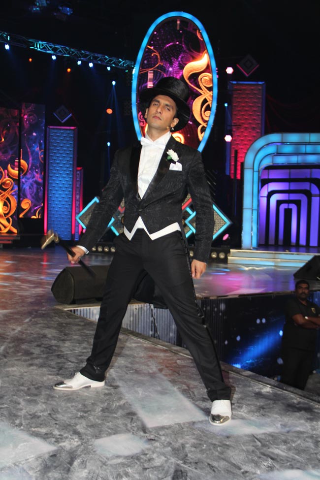 ...जब GiMA अवार्ड में पहुंची सोनाक्षी, सनी और सोफी