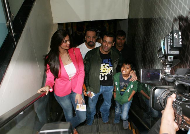 सलमान संग टीम 'जय हो' ने लिया 'शोले 3डी' का मजा