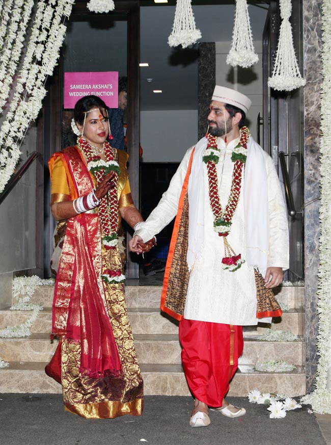 देखें, समीरा रेड्डी की संगीत, शादी और रिसेप्‍शन का पूरा एलबम