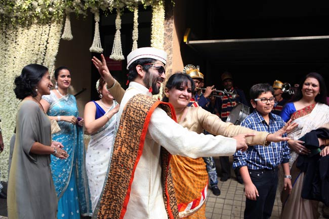 देखें, समीरा रेड्डी की संगीत, शादी और रिसेप्‍शन का पूरा एलबम