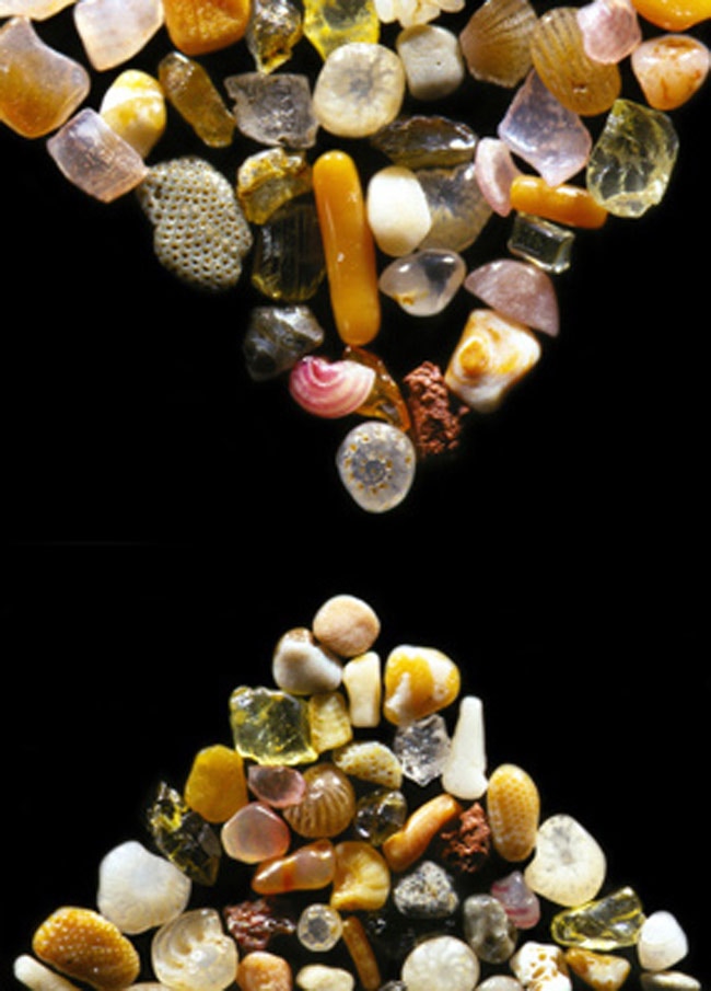 ये रेत के कण हैं या मनमोहक रत्‍नों के ढेर...