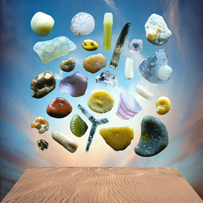 ये रेत के कण हैं या मनमोहक रत्‍नों के ढेर...