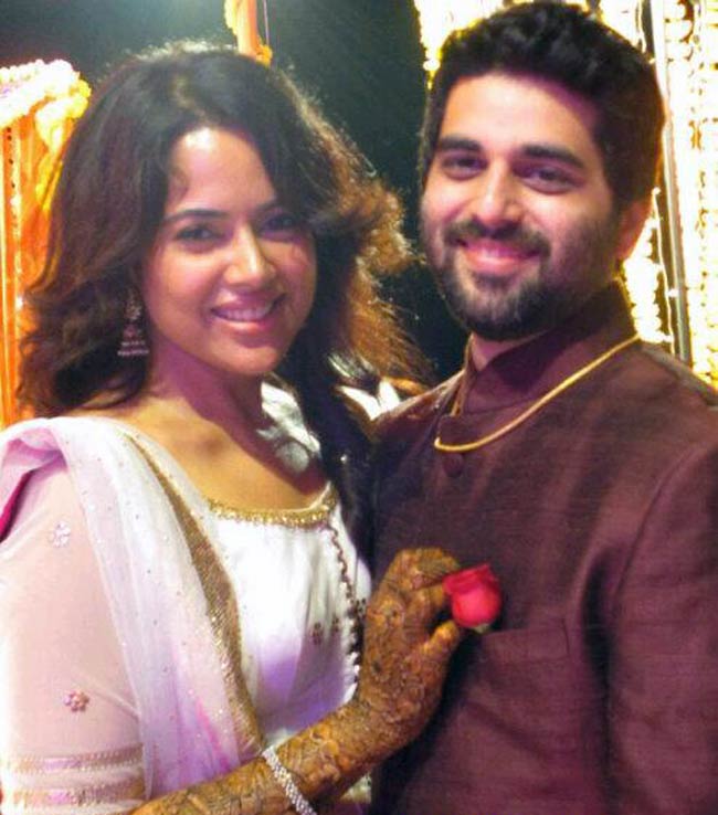 देखें, समीरा रेड्डी की संगीत, शादी और रिसेप्‍शन का पूरा एलबम