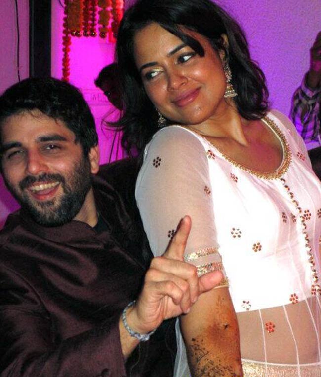 देखें, समीरा रेड्डी की संगीत, शादी और रिसेप्‍शन का पूरा एलबम