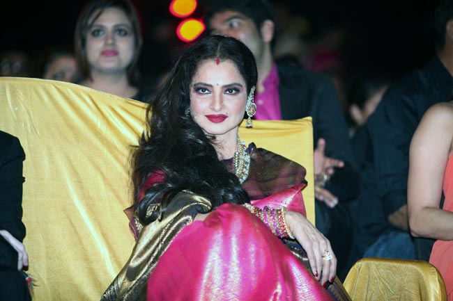 तस्वीरों में, स्क्रीन अवार्ड्स समारोह की झलकियां