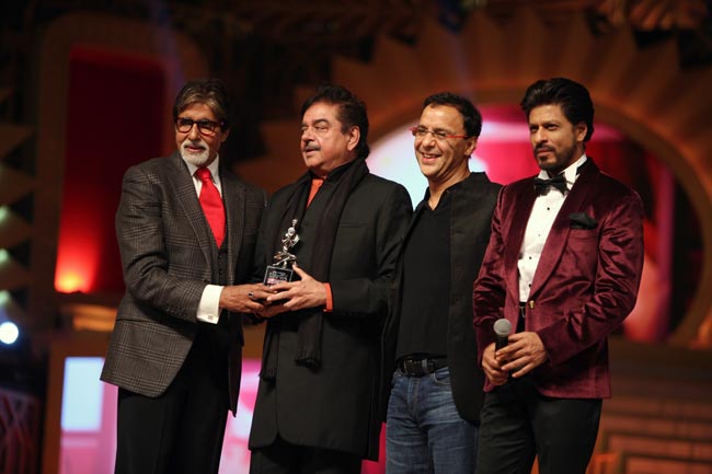 तस्वीरों में, स्क्रीन अवार्ड्स समारोह की झलकियां