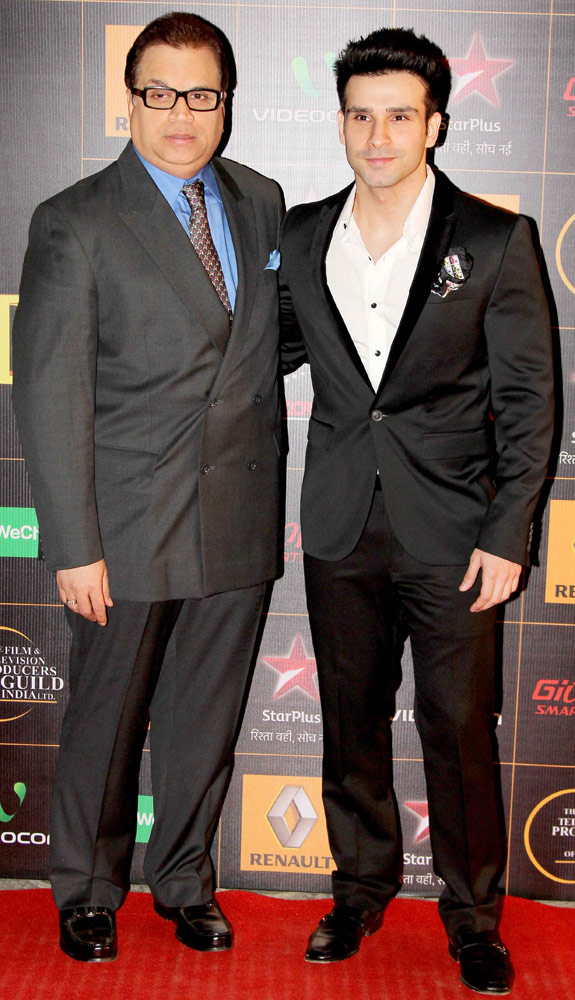 स्‍टार गिल्‍ड अवार्ड 2014 में रेड कार्पेट पर सितारे...