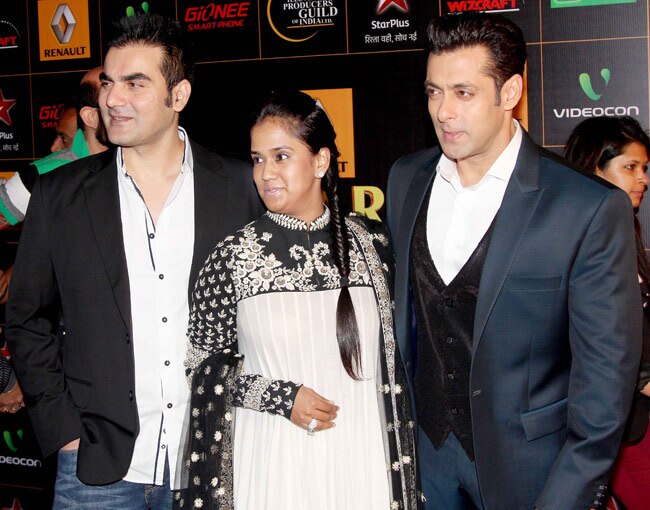 स्‍टार गिल्‍ड अवार्ड 2014 में रेड कार्पेट पर सितारे...