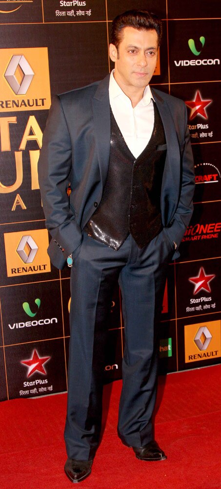 स्‍टार गिल्‍ड अवार्ड 2014 में रेड कार्पेट पर सितारे...