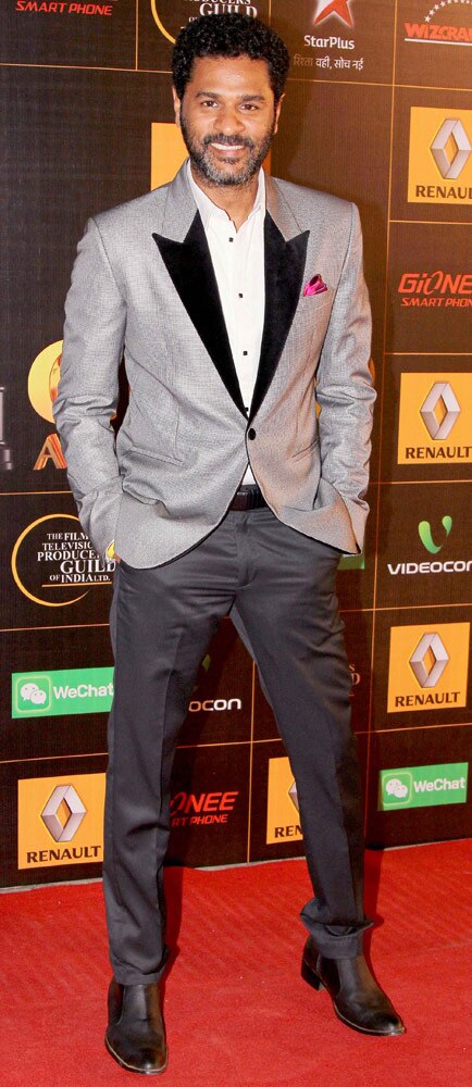 स्‍टार गिल्‍ड अवार्ड 2014 में रेड कार्पेट पर सितारे...