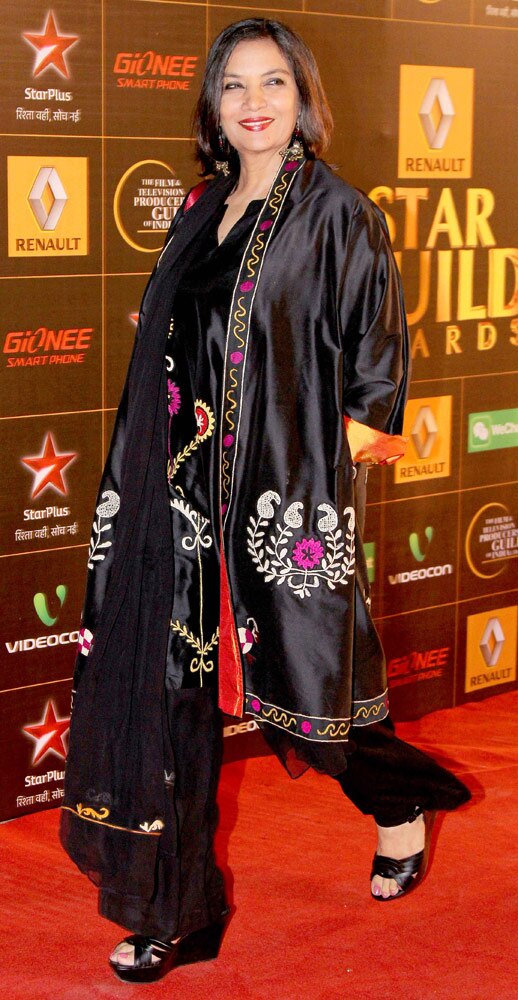 स्‍टार गिल्‍ड अवार्ड 2014 में रेड कार्पेट पर सितारे...