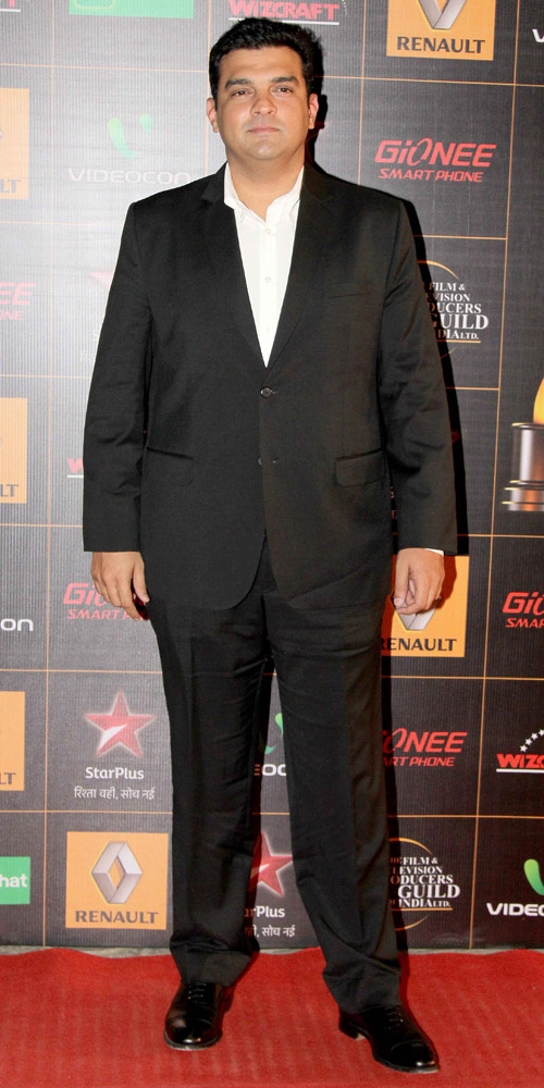 स्‍टार गिल्‍ड अवार्ड 2014 में रेड कार्पेट पर सितारे...