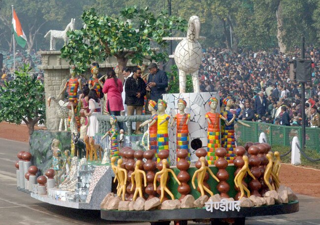 65वें गणतंत्र पर निकली मनमोहक झांकियां