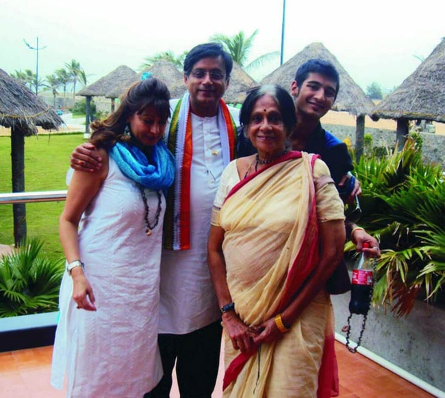 तस्वीरें: 4 साल भी नहीं रहा शशि-सुनंदा का साथ